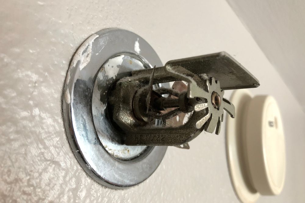 ספרינקלר מהקיר